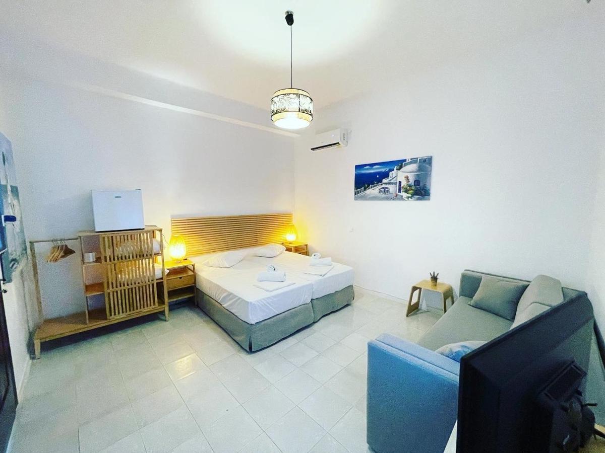 Albatross Hotel Livadi  Bagian luar foto